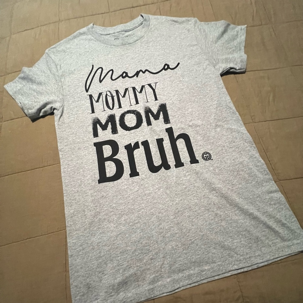 Gray Funny Graphic Mom T-Shirt, Size Small